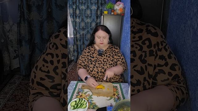 Овощи тушёные с куриной грудкой Рубрика Готовим вместе Мукбанг с микрофоном смотреть онлайн