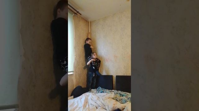 Моя сестра подняла меня смотреть онлайн
