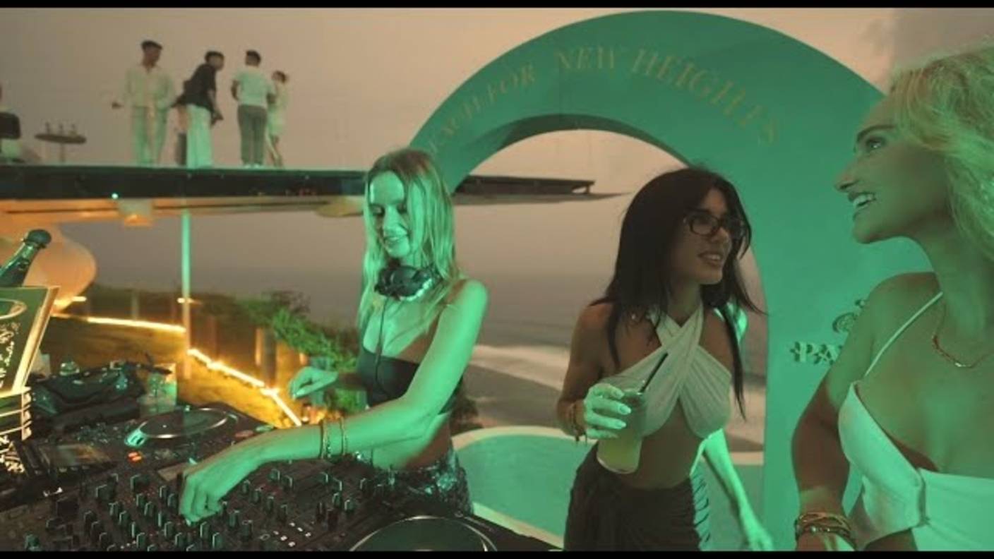 Tori Levett | Private jet villa Live DJ Set - Afro House and Melodic techno Mix смотреть онлайн