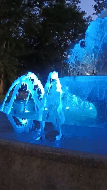 Цветной фонтан на Приморском бульваре в Севастополе смотреть онлайн