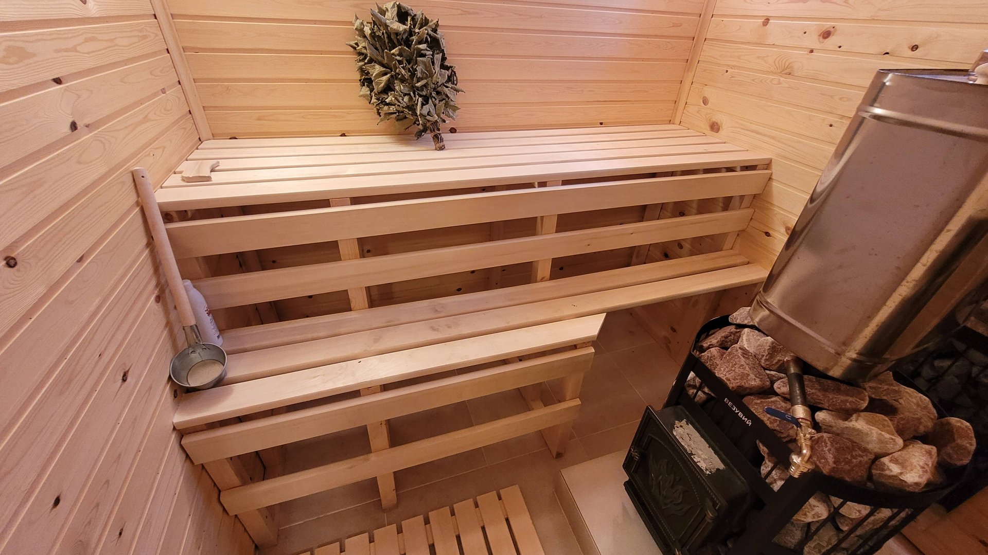 Полки в парилке. Каркас для Полков в бане. Каркасная баня.