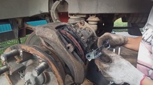 Нюансы замены тормозных колодок на ГАЗоне Next