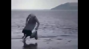 Ваша бабушка когда бежит с магазина: