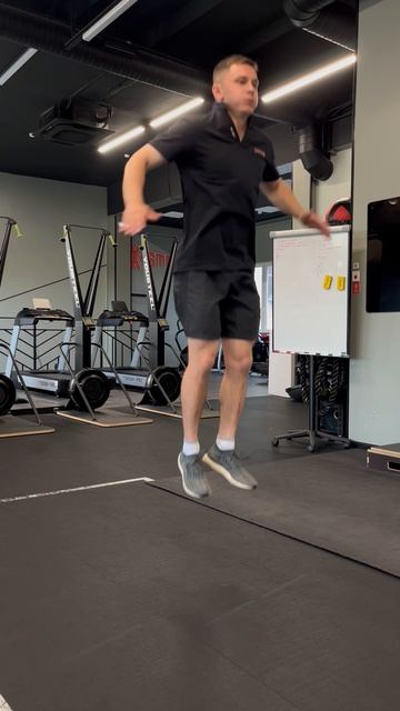 Прыжок на двух ногах на месте