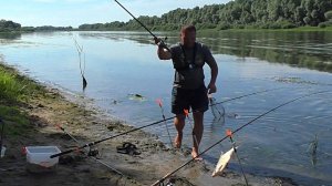 Ловля леща на донки в августе! Рыбалка на ОКЕ 2022!