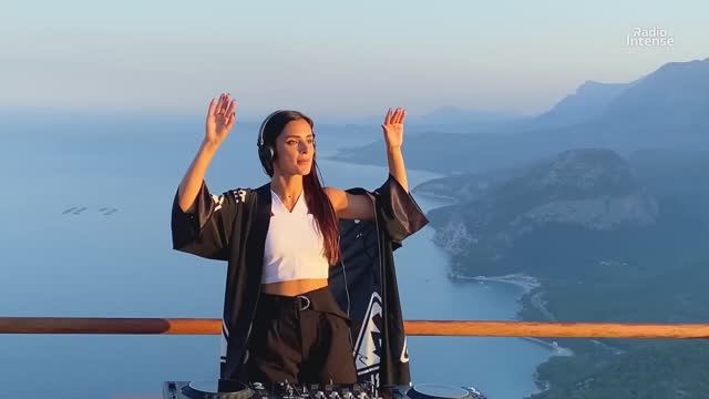 Korolova - Live @ Radio Intense, Antalya 22.08.2021 Progressive House & Melodic Techno DJ Mix смотреть онлайн