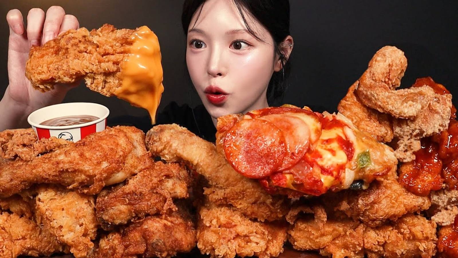 Корейская еда Мукбанг KFC Курица и Баранина ASMR - Korean Mukbang asmr.mp4 смотреть онлайн