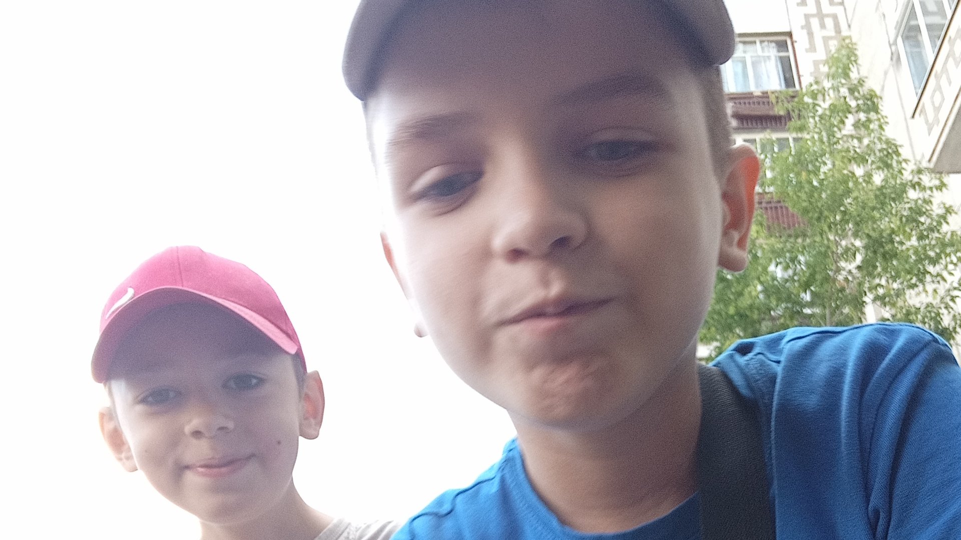 2 часа в подъезде челлендж