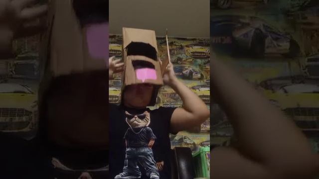 делаю ему своему другу шлемно он очень плохой, потому что мне друг не вернул сотку.