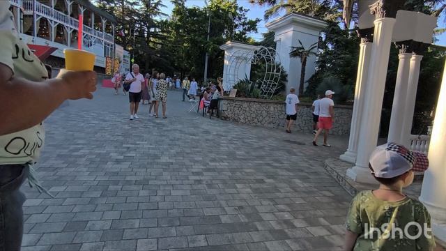 Отдых в Алуште с детьми 16 Августа 2025 года смотреть онлайн