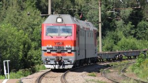 2ЭС6 - 1337 с платформами проследует платформу Депо.