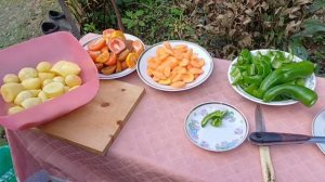 Шурпа с нутом в казане на костре