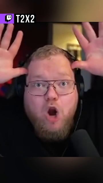ТОША СОШЁЛ С УМА 🤪 - #t2x2 #т2х2 #twitch #антоша #реакция #юмор #shorts смотреть онлайн