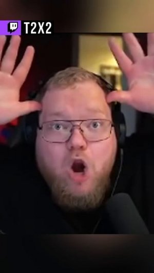 ТОША СОШЁЛ С УМА 🤪 - #t2x2 #т2х2 #twitch #антоша #реакция #юмор #shorts