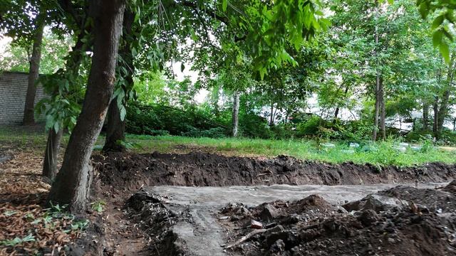 Состояние асфальта во дворе 17 августа 2025