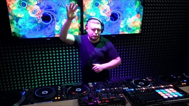 Sergey Kutsuev Deni Knight feat. Денис Смирнов - Танцуи КакКуцуи (Extended Mix) смотреть онлайн