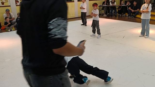 New Balance crew омутнинск смотреть онлайн