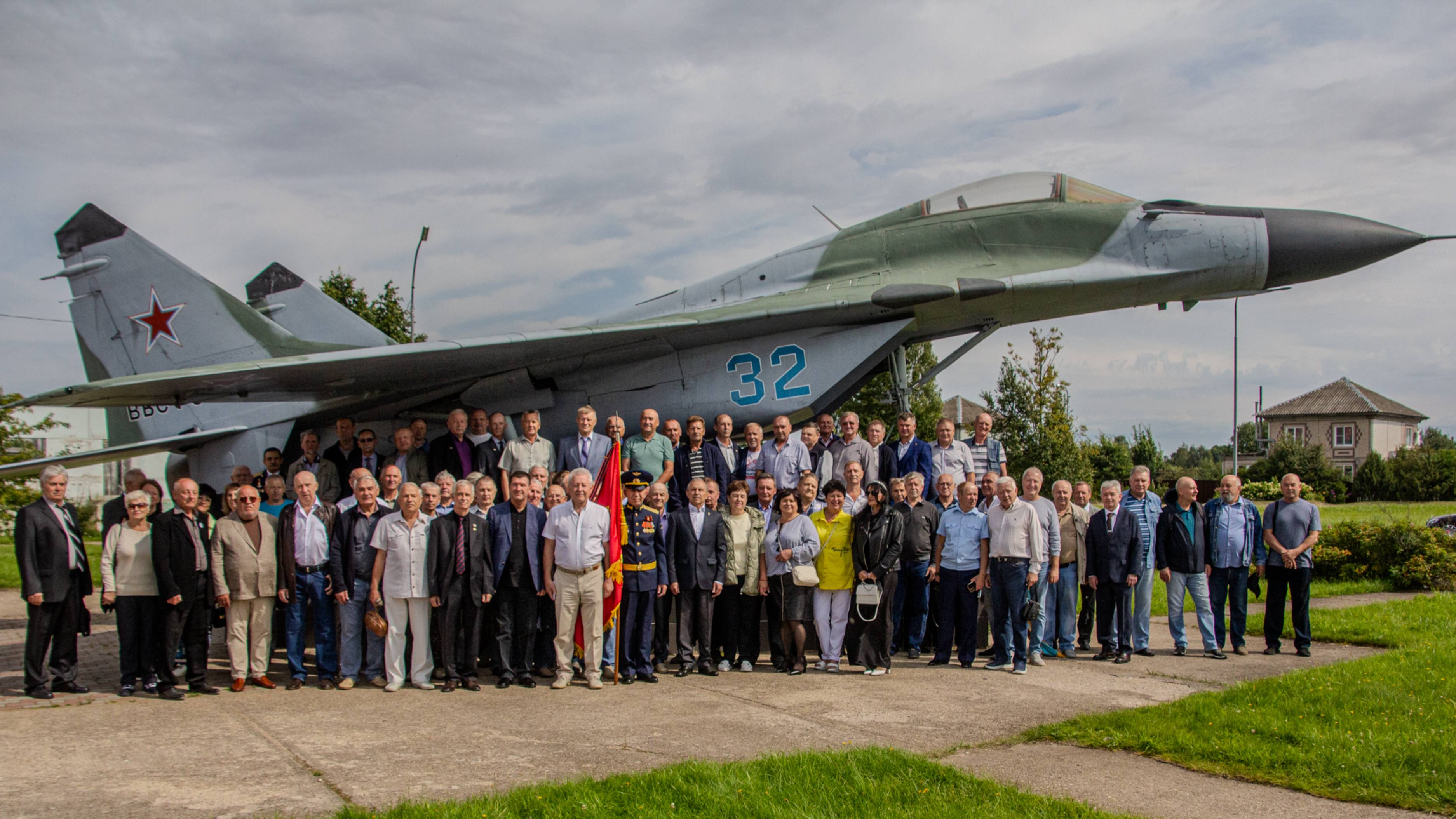 МиГ смотреть онлайн