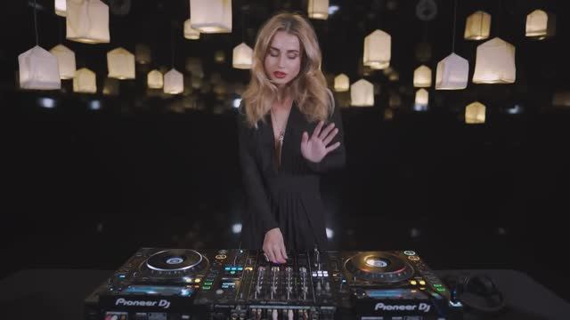 Juicy M @ Ikono Barcelona