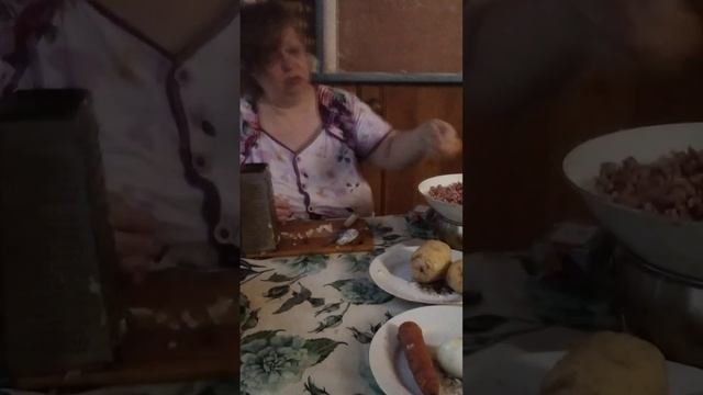 ГОТОВЛЮ САЛАТ смотреть онлайн