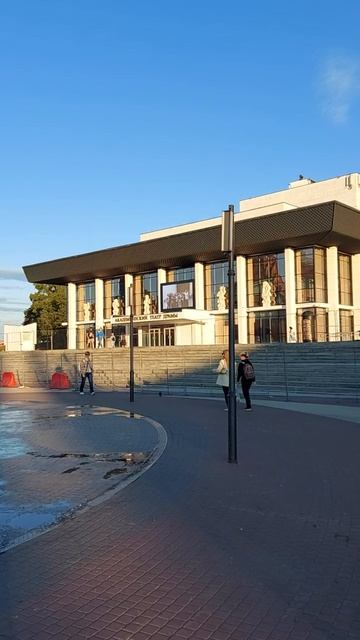 Фонтан в городе Владимир 20250813_190328 смотреть онлайн