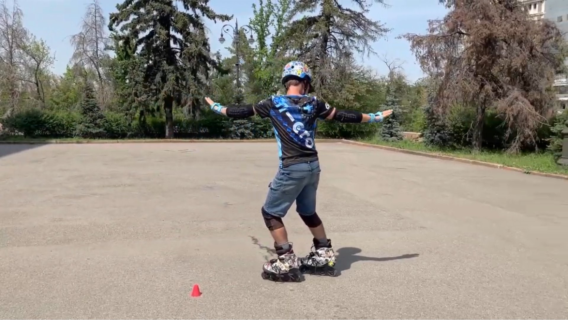 RollerPRoPelleR | Повороты спиной вперед на роликах смотреть онлайн