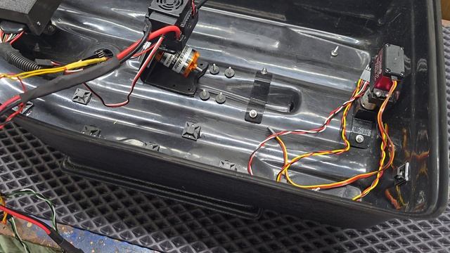 сборка дна часть 8. установка силового агрегата.