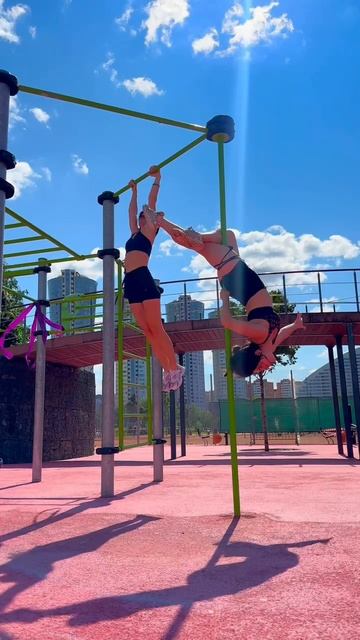 Pole Dance или воркаут?