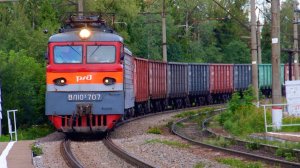 ВЛ10У - 707 с грузовым поездом проследует платформу Депо.