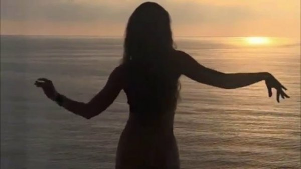 --Kamro-Tianna-La-Isla-Bonita--