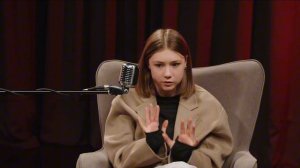 Сцены 18+ в 15 лет, первый поцелуй и выдуманная фамилия — честно о карьере Марии Кошиной