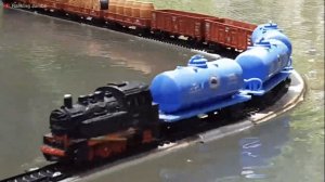 Поезда модели ездят играем