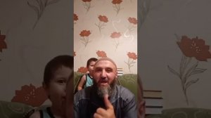 Джаузи Абу Усман—  звезда таймито-ваххабитов, скрывающий своё лицо: "Я — никто". Устаз Абдулхалим.