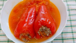 Перцы фаршированные с мясом и рисом.