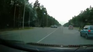 Они уже и на встречной обочене гоняют , ДТП на шоссе Тюнина с мотоциклом