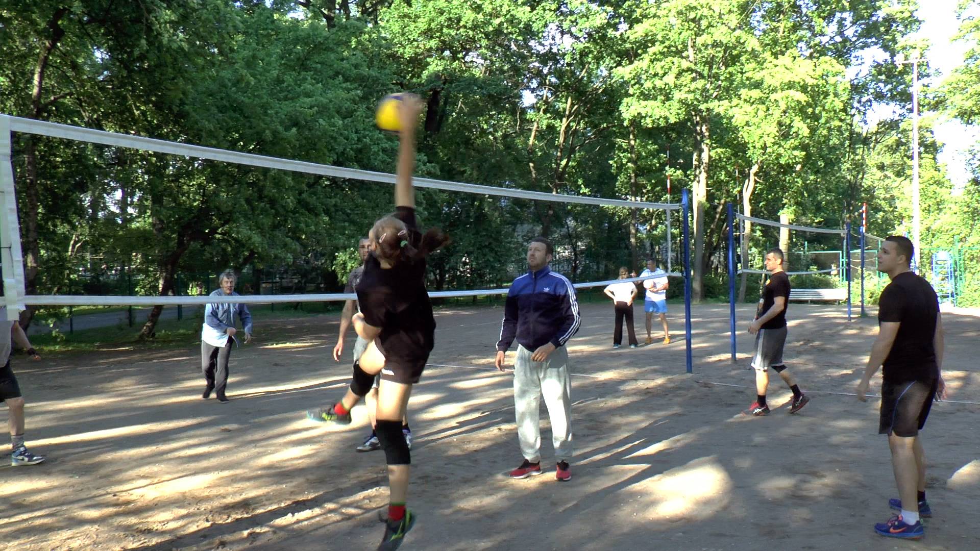 Мы играем в волейбол. Санкт-Петербург. Белые ночи. Елагин остров смотреть онлайн