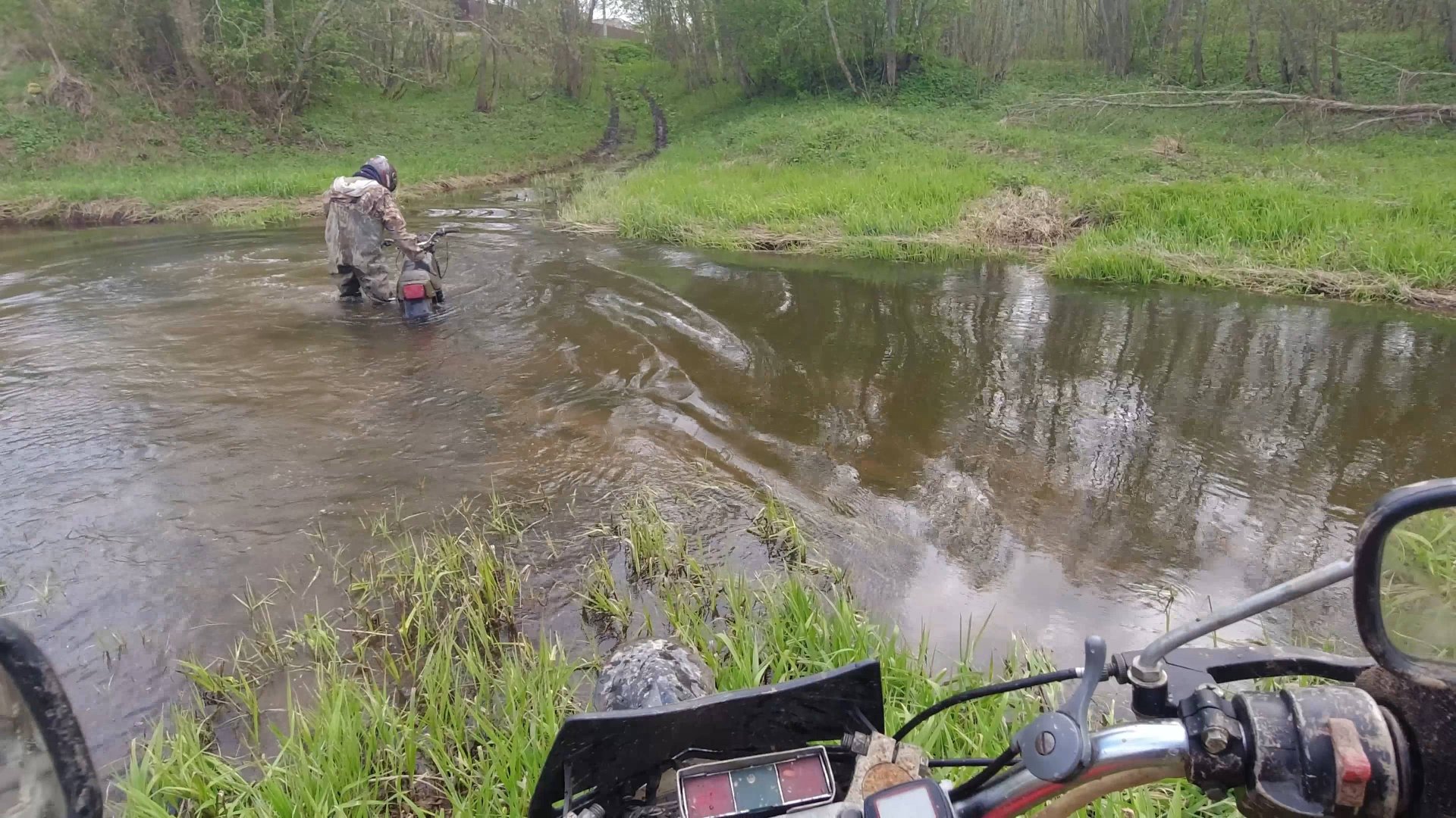 Иж Планета и Тула на бездорожье - снова утопили тулу в реке смотреть онлайн
