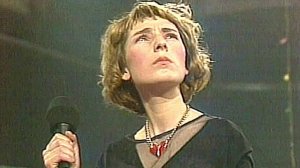 Почему ЖАННА АГУЗАРОВА не смогла ответить на вопрос о несовместимости моды и искусства?