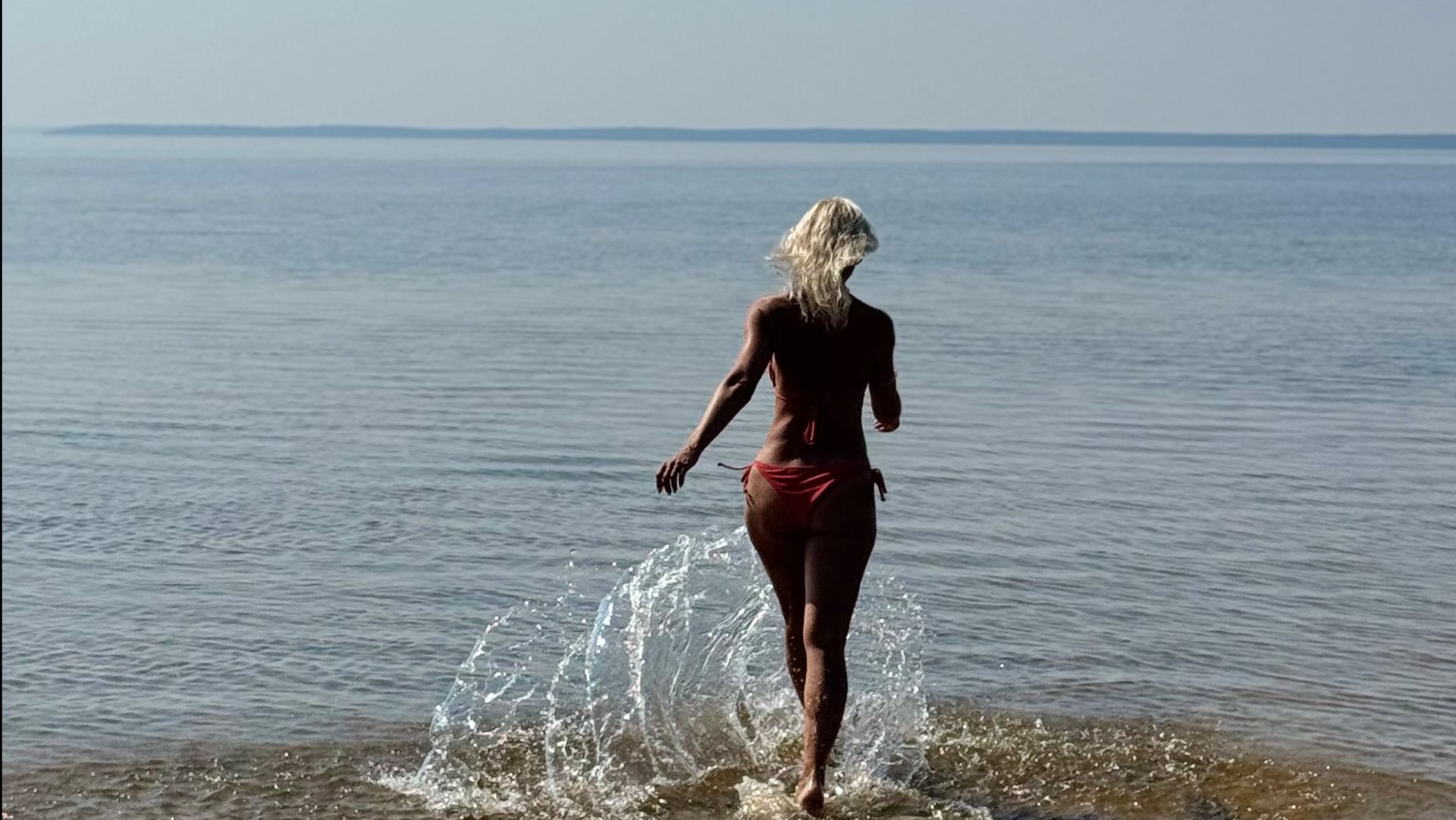 Карелия. Пляж Бахровка на Онежском озере. смотреть онлайн