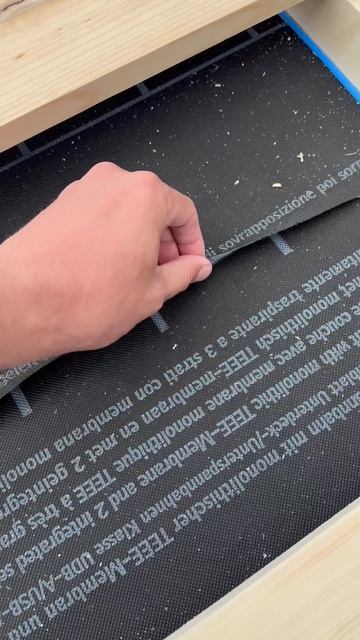 💪💪 Выполняем кровельные работы. Идет этап монтажа диффузионной мембраны, контр бруса и обрешетки. смотреть онлайн