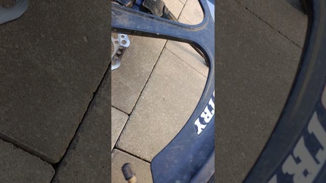 кто-то капы из под сидения