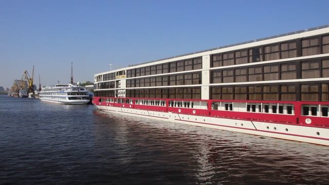 Русские речные круизы. Отплытие из Москвы на теплоходе Константин Коротков из Москвы в Елабугу. смотреть онлайн