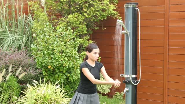уличный душ 9 gal 35 L установка SolarFlow™ смотреть онлайн