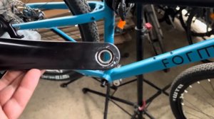 Последствия неправильной самостоятельной сборки велосипеда. Установка ремонтной футорки в шатун.