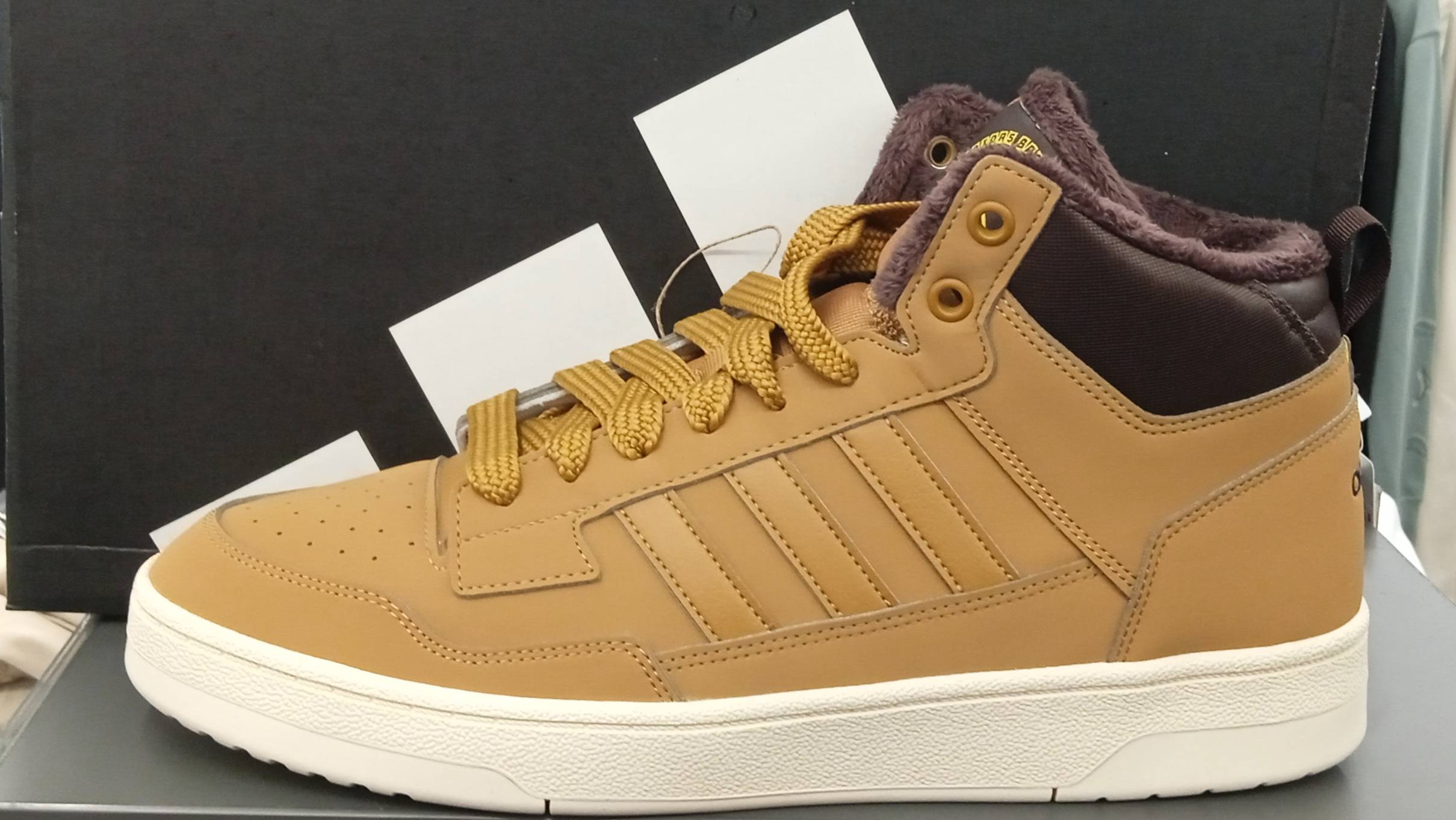 Кеды мужские Adidas Rapid Court Mid Winterized ( Осень - Зима 2025 ) смотреть онлайн