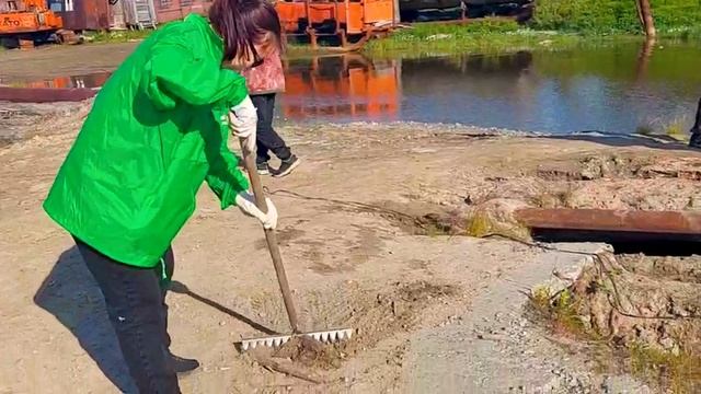 Жители Сеяхи очистили берег реки в рамках акции «Вода России» смотреть онлайн