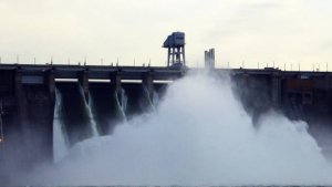 Сброс воды на Красноярской ГЭС