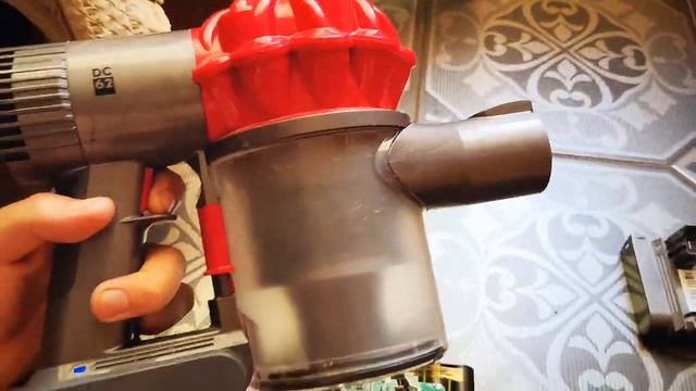 Как заменить аккумулятор для пылесоса Dyson DC62 смотреть онлайн