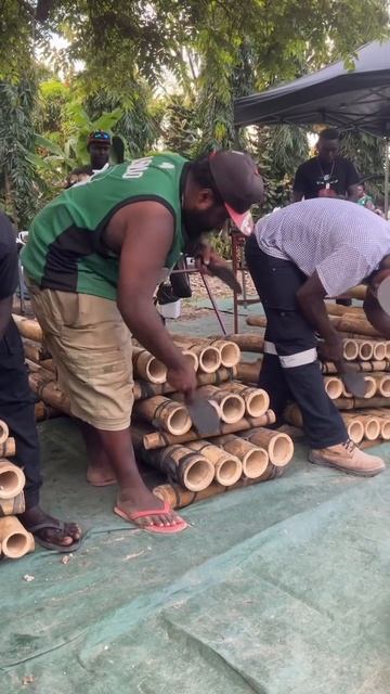 Papua New Guinea like you’ve never heard it. Live from Bougainville, raw talent, pure musicality.mp4 смотреть онлайн