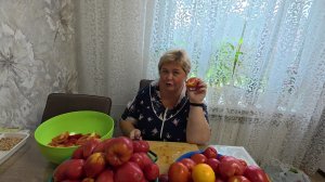 Вкусная заготовка на зиму из мясистых  помидор огурчики  в  томатном соке.